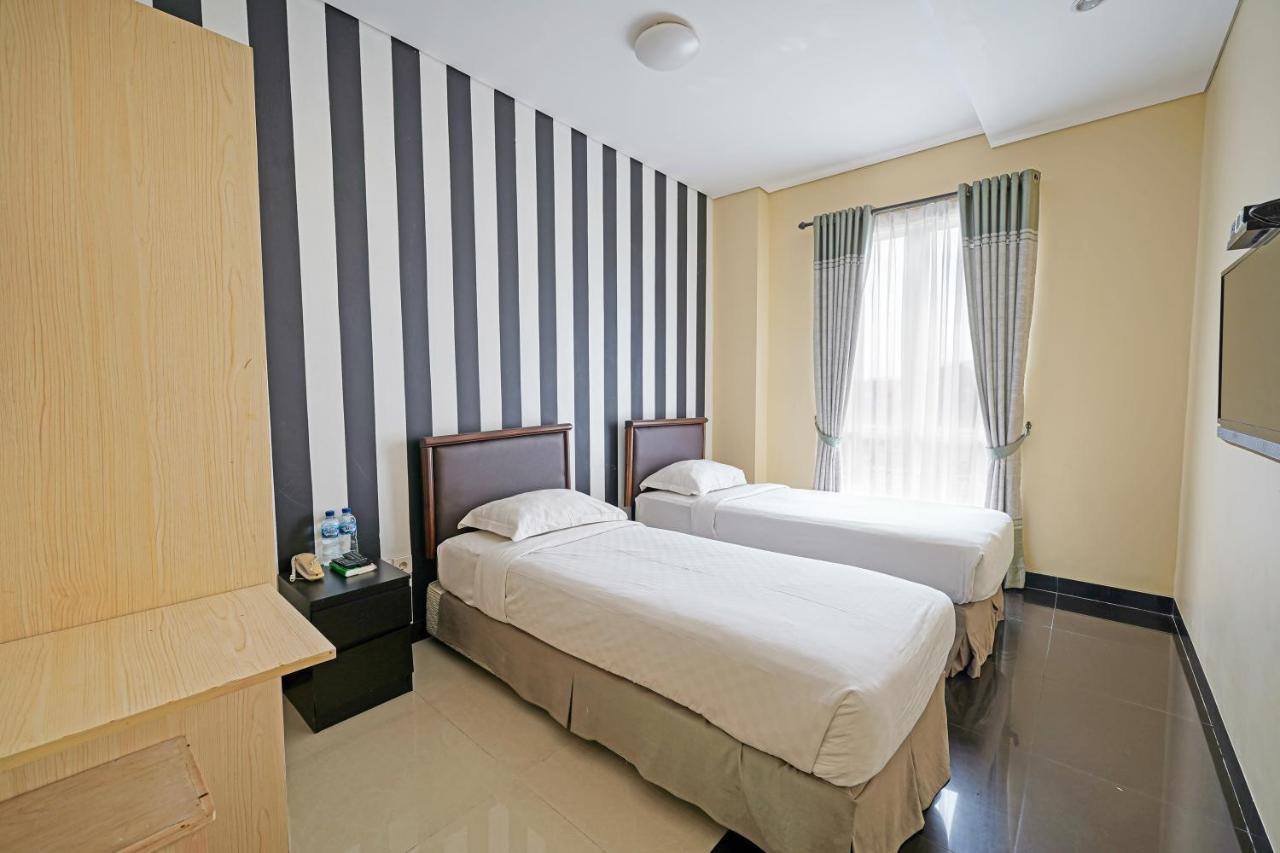 Hotel Multi 88 Syariah Jakarta Exterior foto