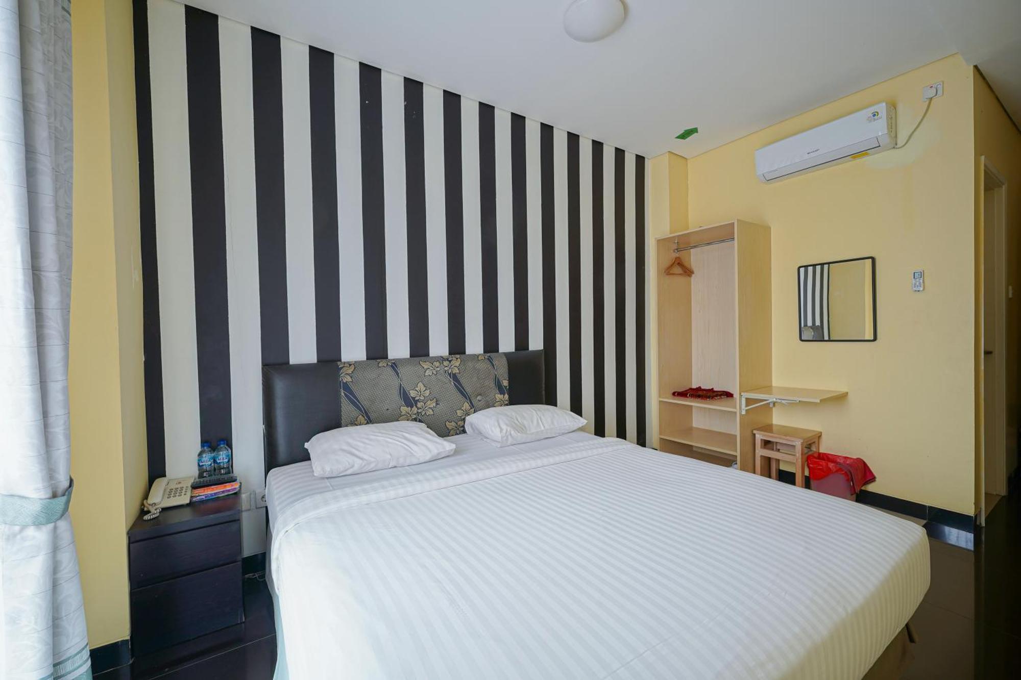 Hotel Multi 88 Syariah Jakarta Exterior foto