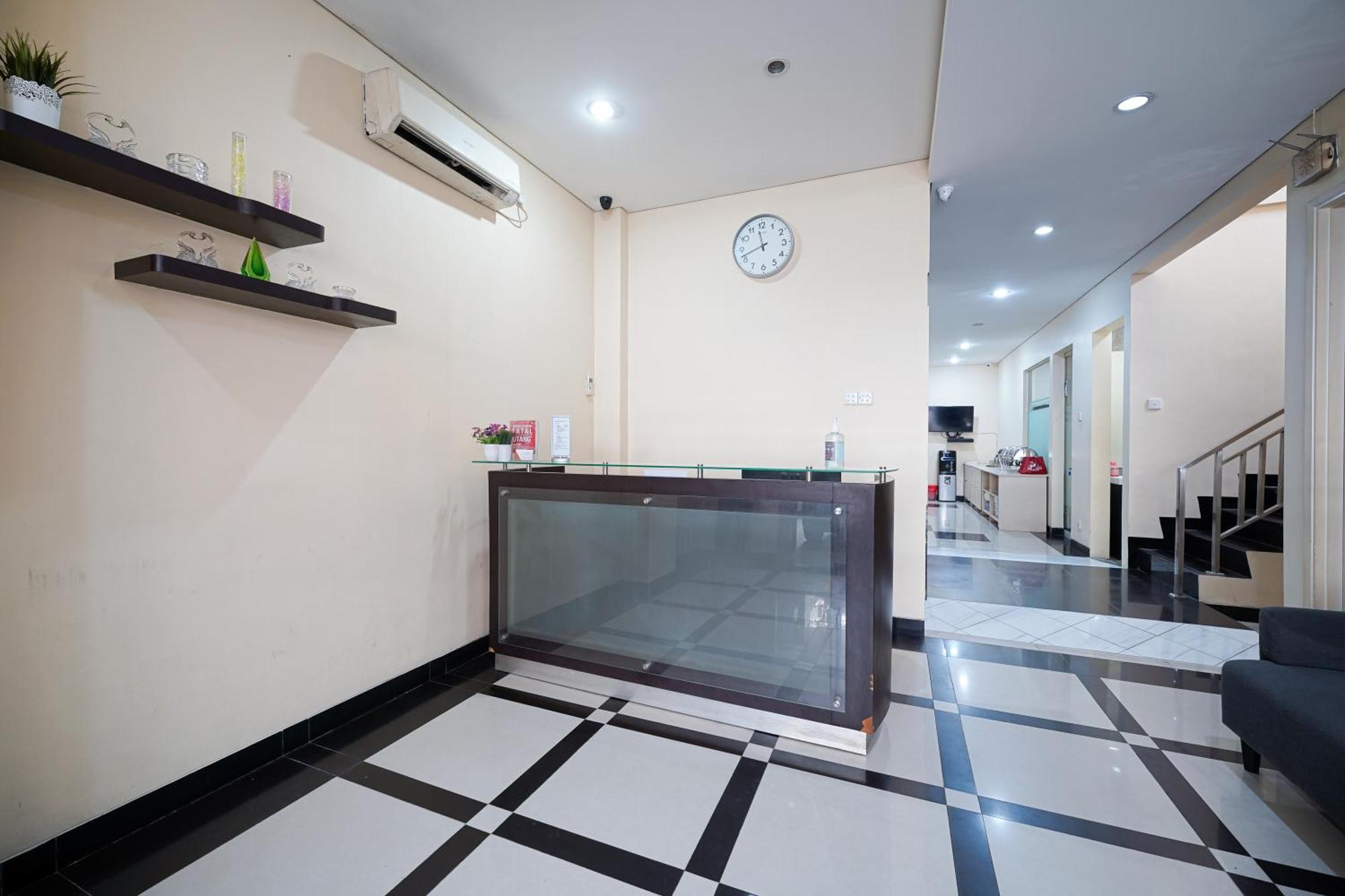 Hotel Multi 88 Syariah Jakarta Exterior foto
